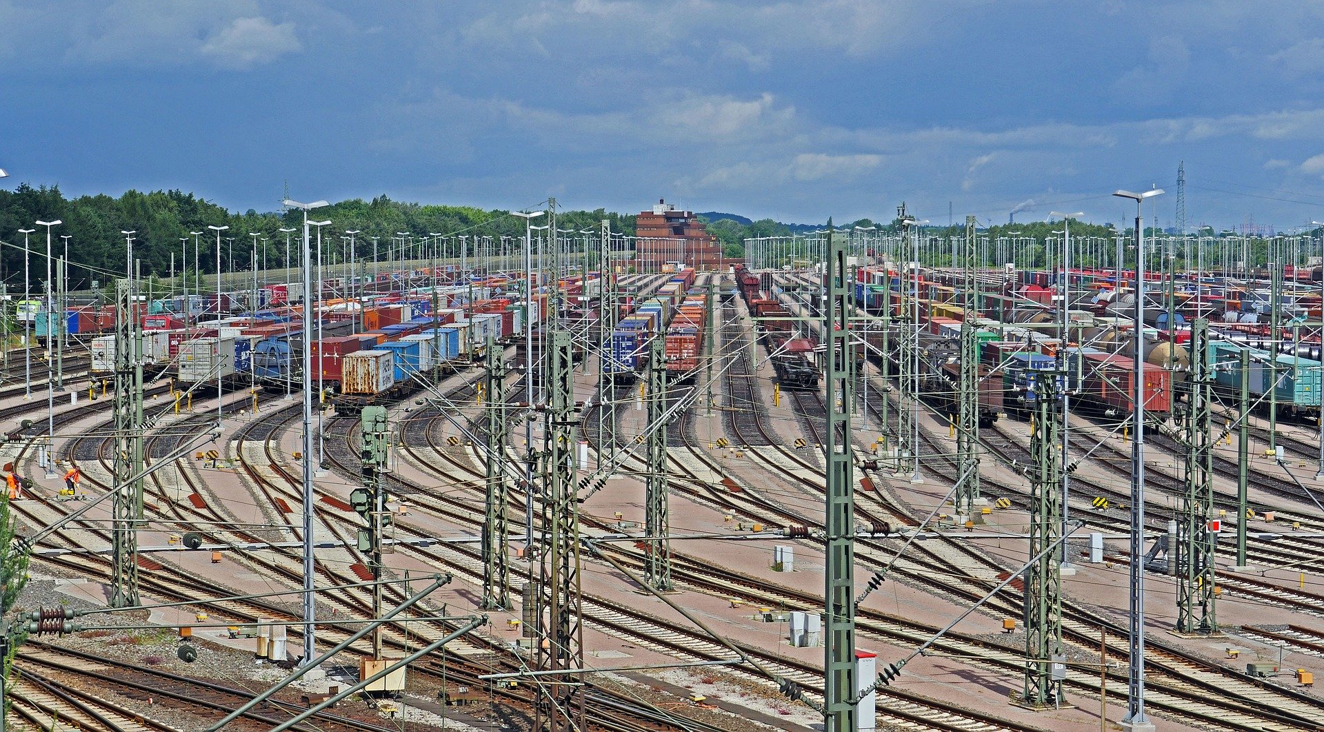 marshalling-yard-2417461_1920